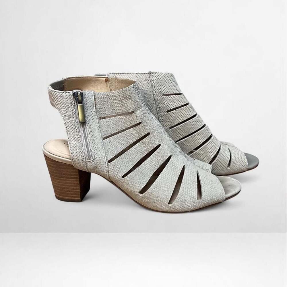 Clarks Artisan Beige Leather Cutout Slingback Block Heel Sandals 9.5